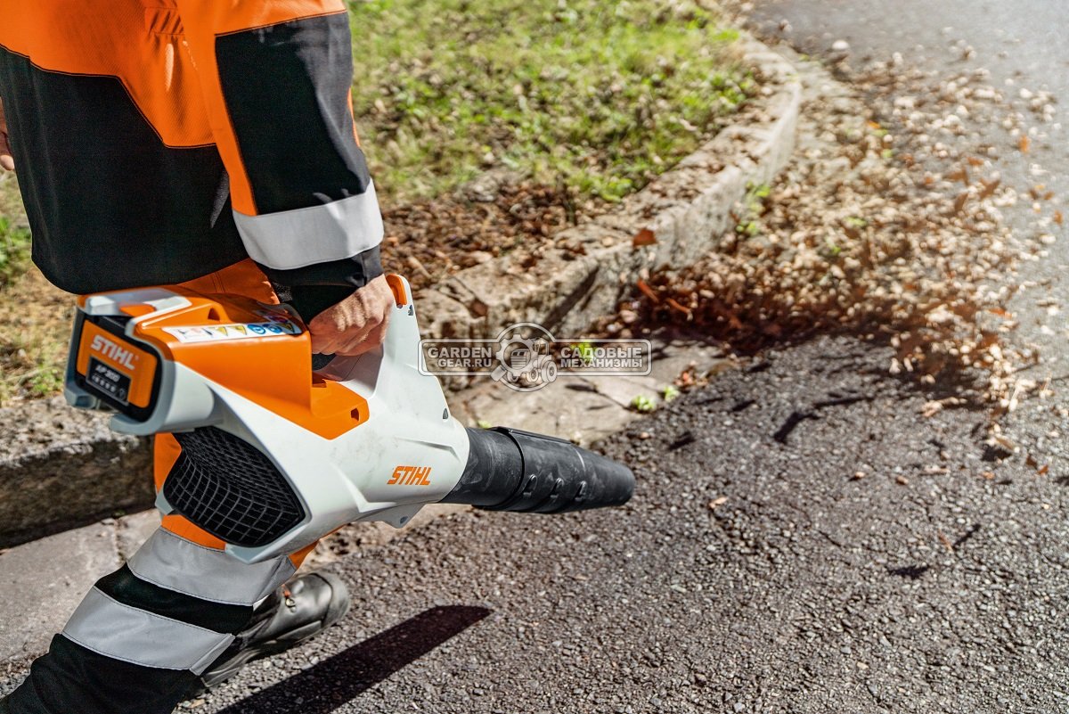 Воздуходувка аккумуляторная Stihl BGA 86 SET c АКБ AP300 и ЗУ AL300 (AUT, 36В Pro, макс. расход воздуха 780 м3/ч., скорость 69 м/с., 4,5 кг.)