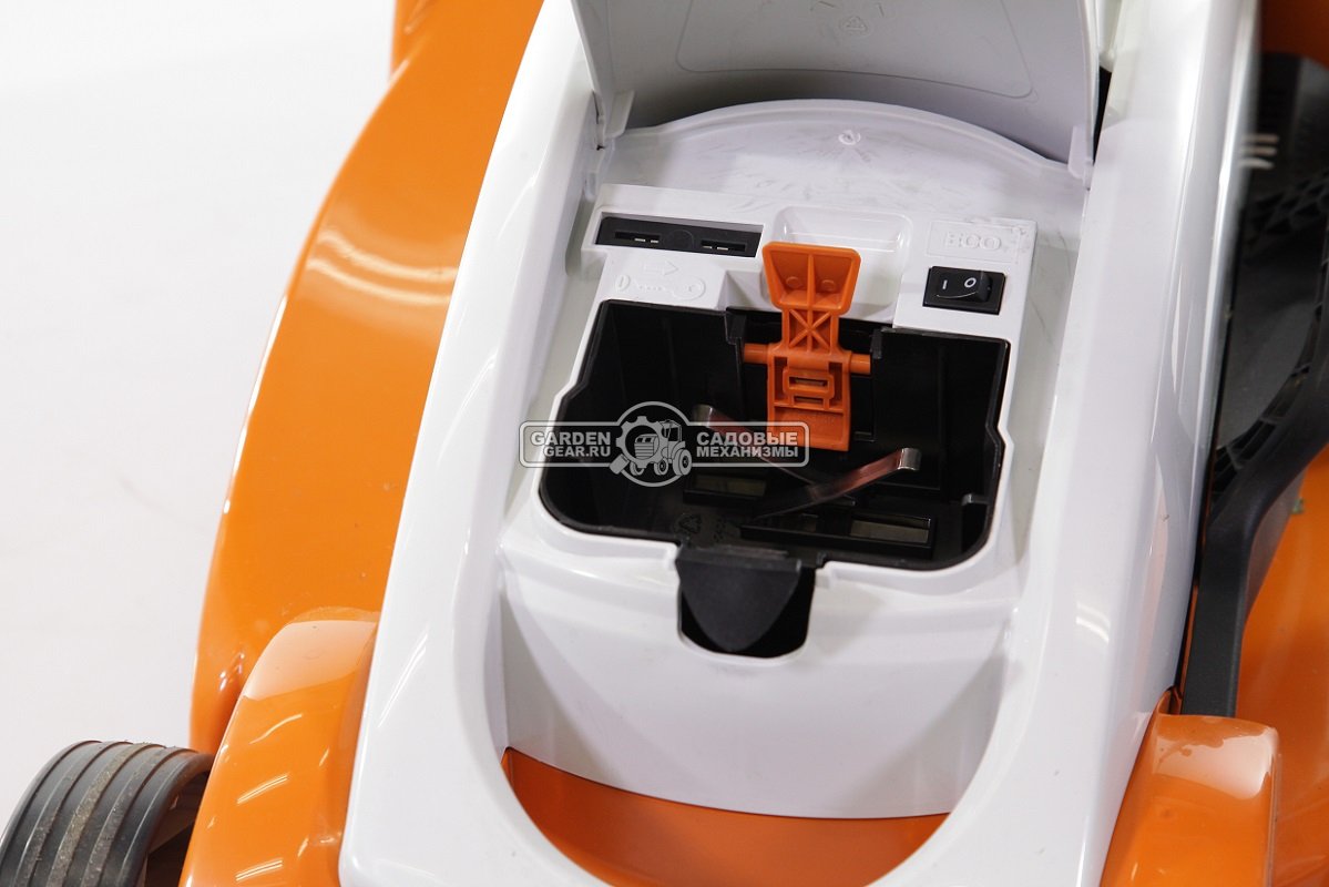 Газонокосилка аккумуляторная Stihl RMA 339.0 без АКБ и ЗУ (AUT, Compact 36В, 37 см., несамоходная, травосборник 40 л., пластик, 14 кг.)