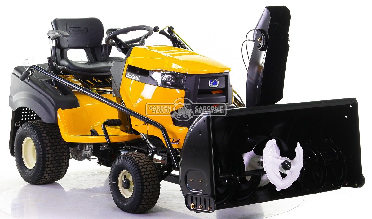 Снегоуборочный трактор Cub Cadet XT3 QR95 с 3X роторным снегоуборщиком и цепями на колеса