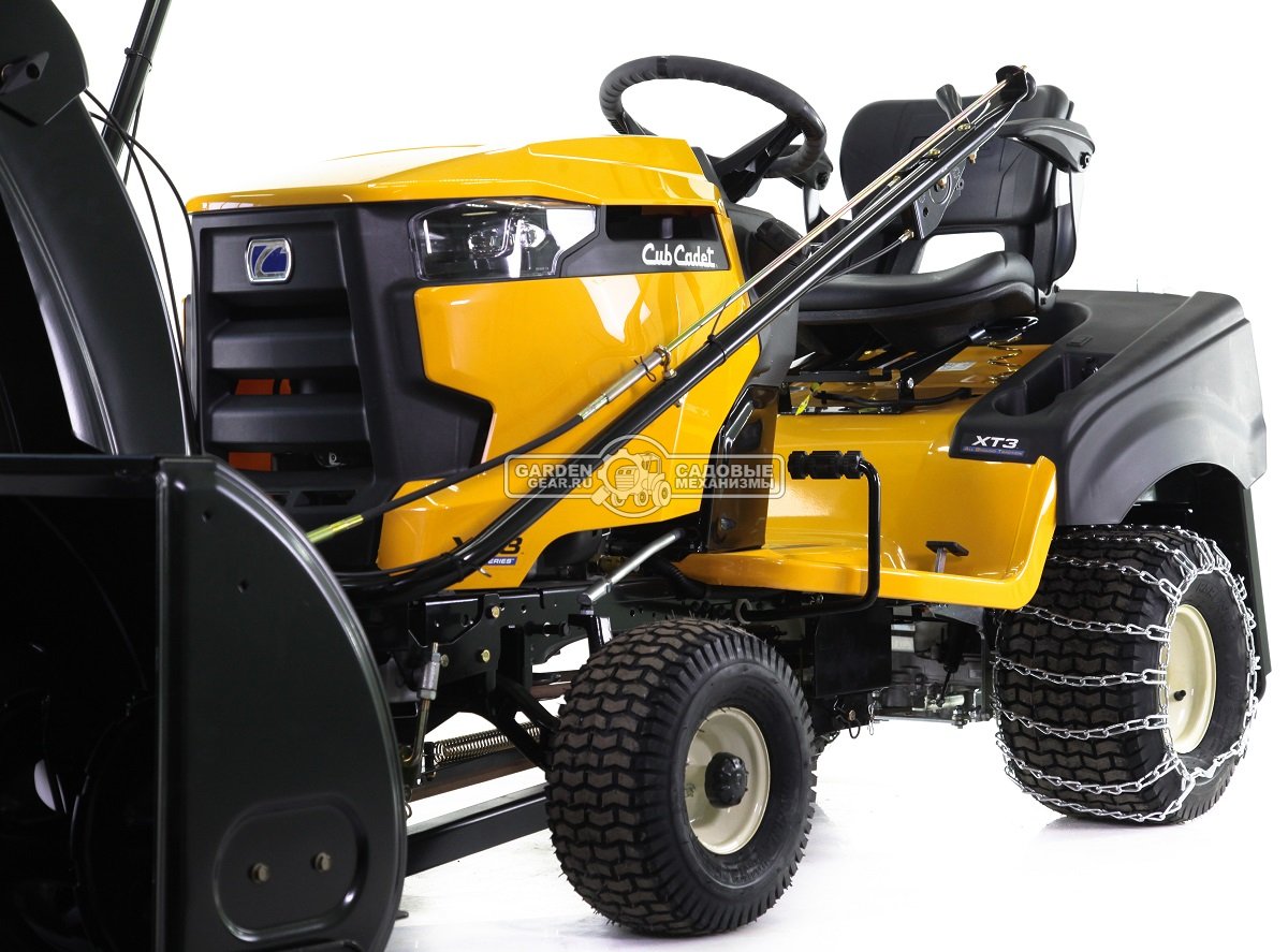 Снегоуборочный трактор Cub Cadet XT3 QR95 с 3X роторным снегоуборщиком и цепями на колеса