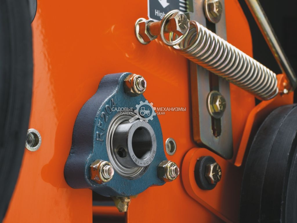 Аэратор бензиновый профессиональный Husqvarna AR 19 (USA, 48 см, Honda GX120, 119 куб.см., сталь, 131 кг.)