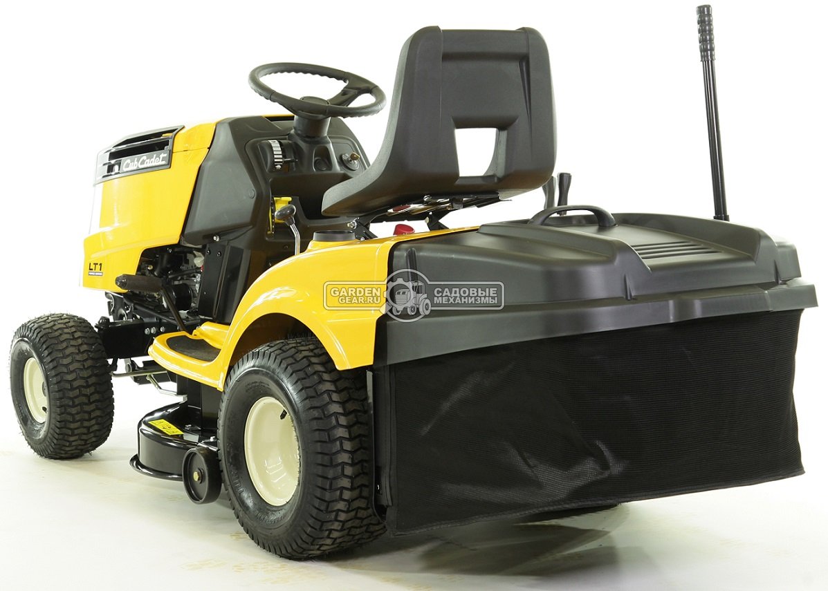 Садовый трактор Cub Cadet LT1 NR92 (USA, Cub Cadet, 439 куб.см., механика, травосборник 240 л., ширина кошения 92 см., 195 кг.)