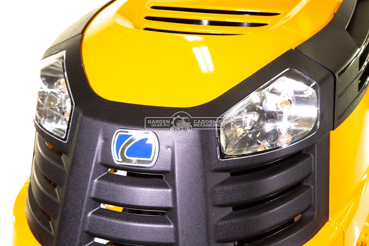 Снегоуборочный трактор Cub Cadet LT2 NR92 с ножом отвалом 117 см., и цепями на колеса