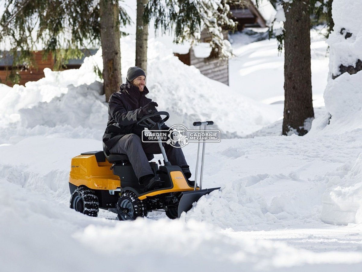 Снегоуборочный райдер Stiga Park 220 2WD с подметальной щеткой 85 см.