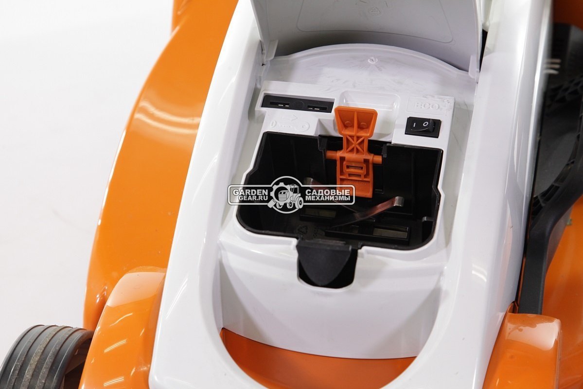 Газонокосилка аккумуляторная Stihl RMA 339.0 C без АКБ и ЗУ (AUT, 36В Compact, 37 см., несамоходная, травосборник 40 л,, монорукоятка, 16 кг.)