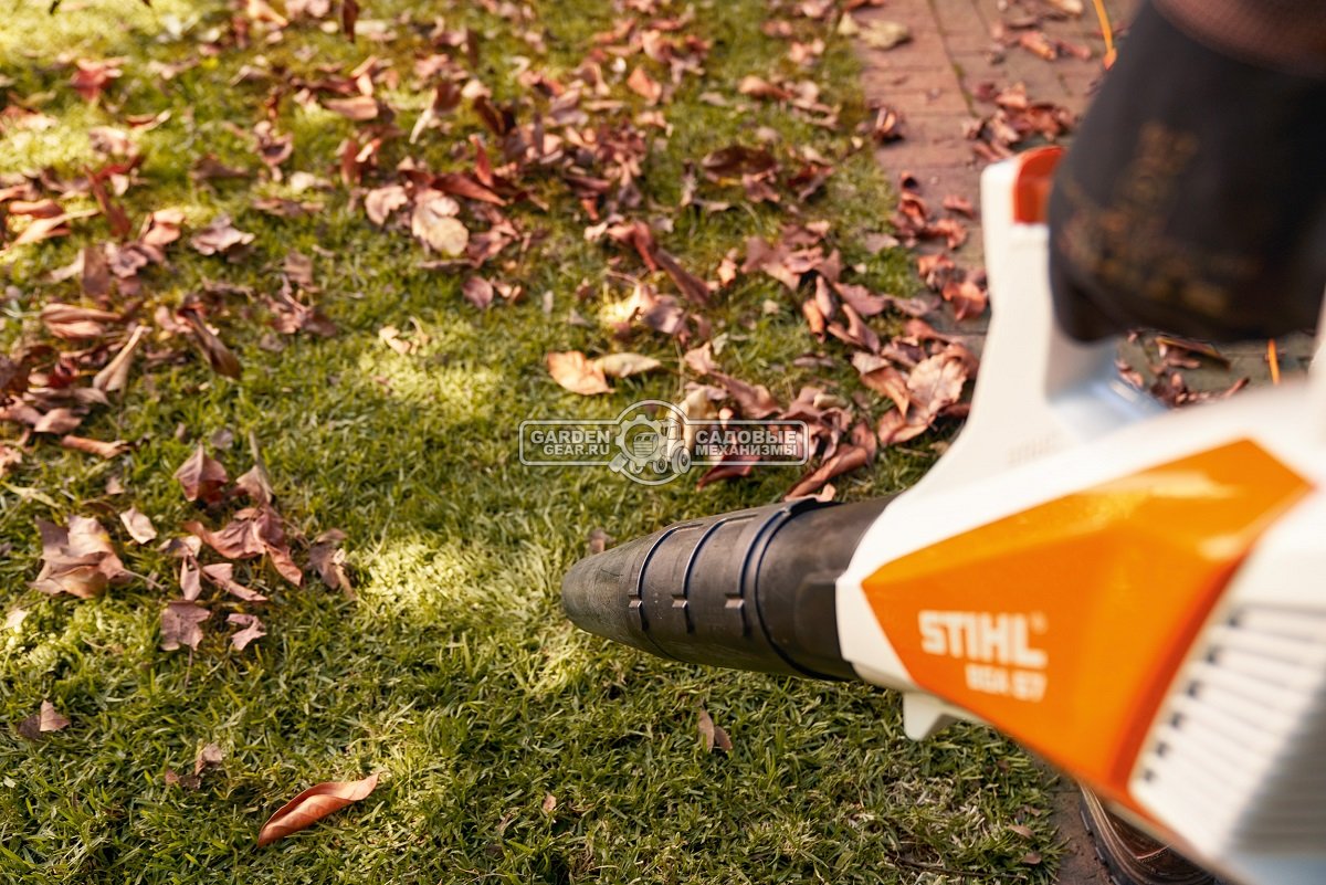 Воздуходувка аккумуляторная Stihl BGA 57 SET c АКБ AK 20 и ЗУ AL 101 (AUT, 36В Compact, макс. расход воздуха 620 м3/ч, скорость 55 м/с., 3,5 кг.)