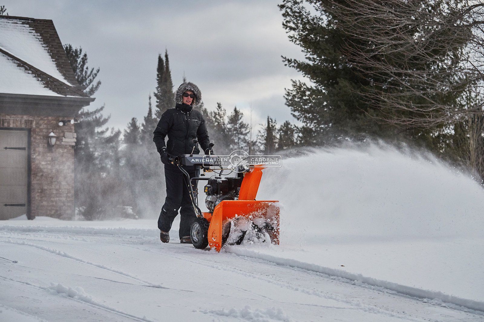 Снегоуборщик Ariens ST 24 E Classic (USA, 60,9 см., Ariens AX, 208 см3, эл/стартер 220В, 79,8 кг.)