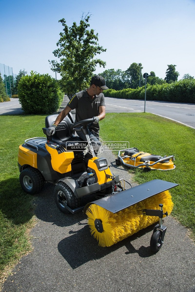 Снегоуборочный райдер Stiga Park PRO 740 IOX 4WD с гидравлическим роторным снегоуборщиком 90 см.