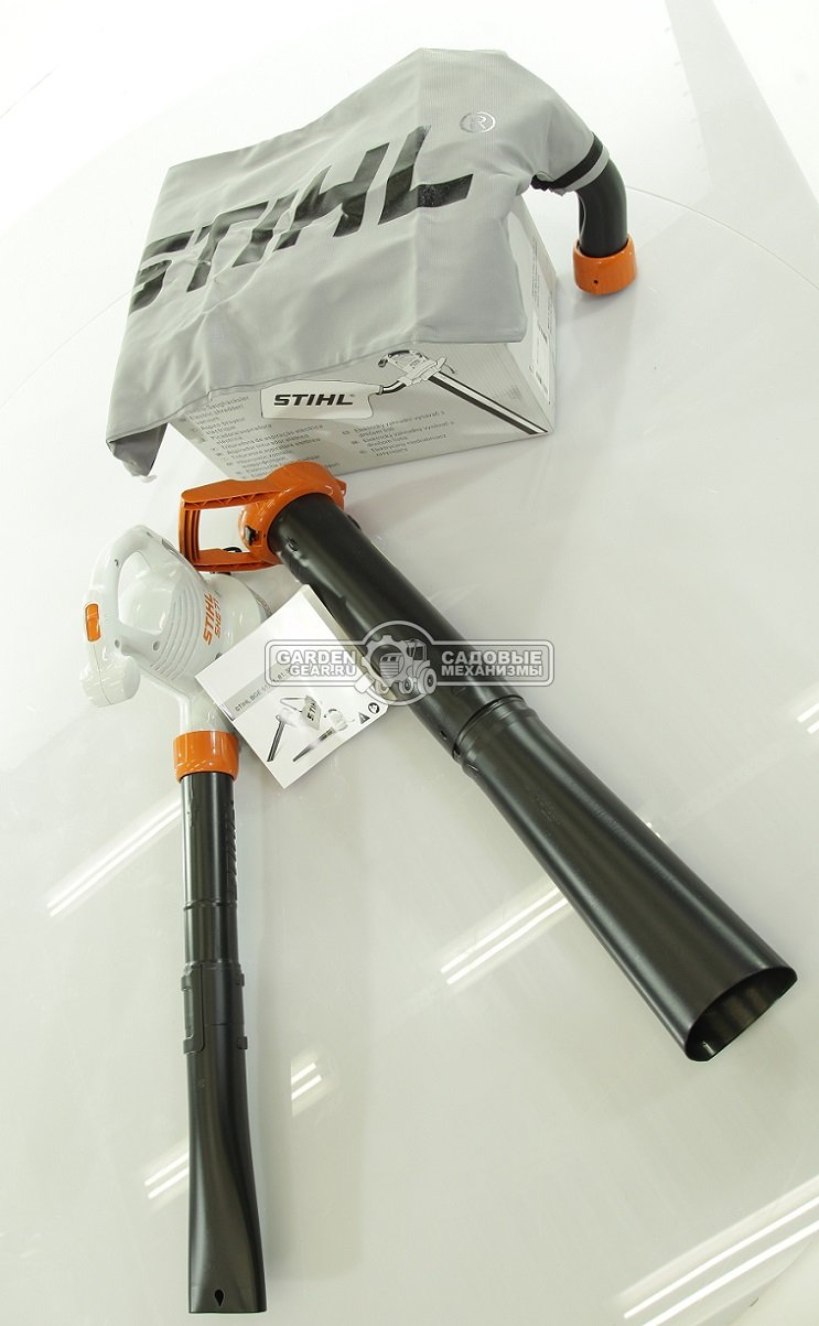 Садовый пылесос воздуходувка электрическая Stihl SHE 71 (AUT, 1100 Вт, макс. расход воздуха 670 м3/ч, скорость 66 м/с., очки, мешок, 4,1 кг.)