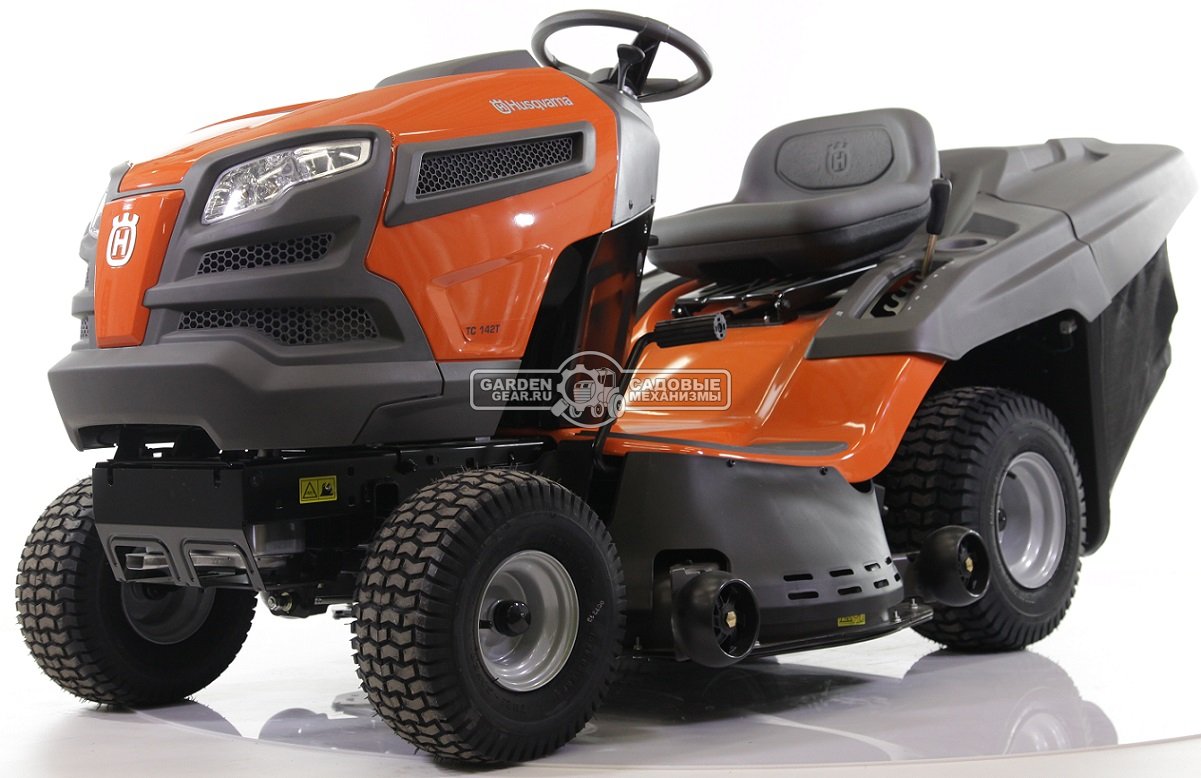 Садовый трактор Husqvarna TC 142T (USA, B&S Husqvarna 7200 V-Twin, 656 куб.см., гидростатика, травосборник 320 л., ширина кошения 107 см., 244 кг.)