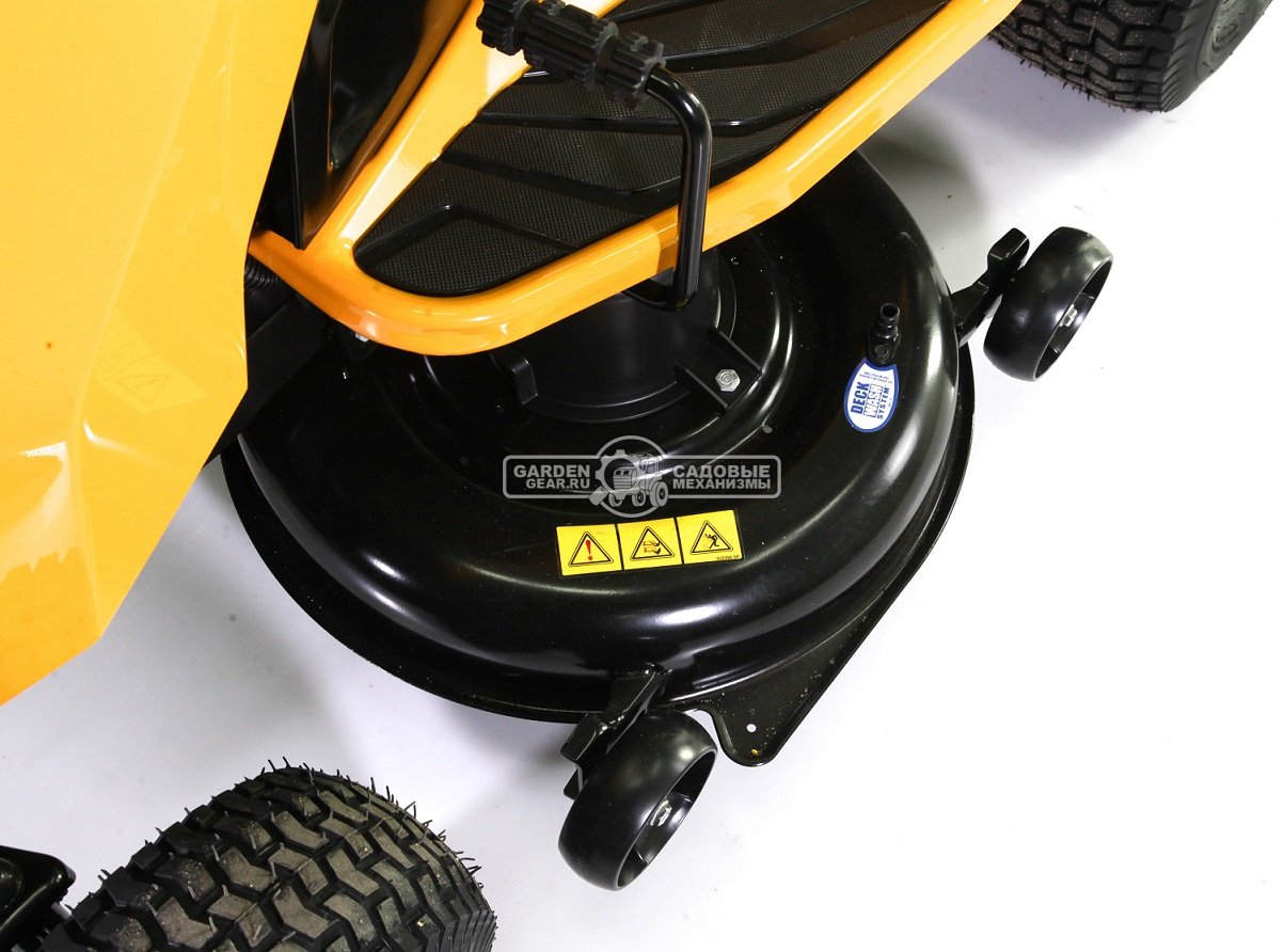 Садовый трактор Cub Cadet XT1 OR106 (USA, Cub Cadet, 547 куб.см., гидростатика, травосборник 320 л., ширина кошения 106 см., 258 кг.)