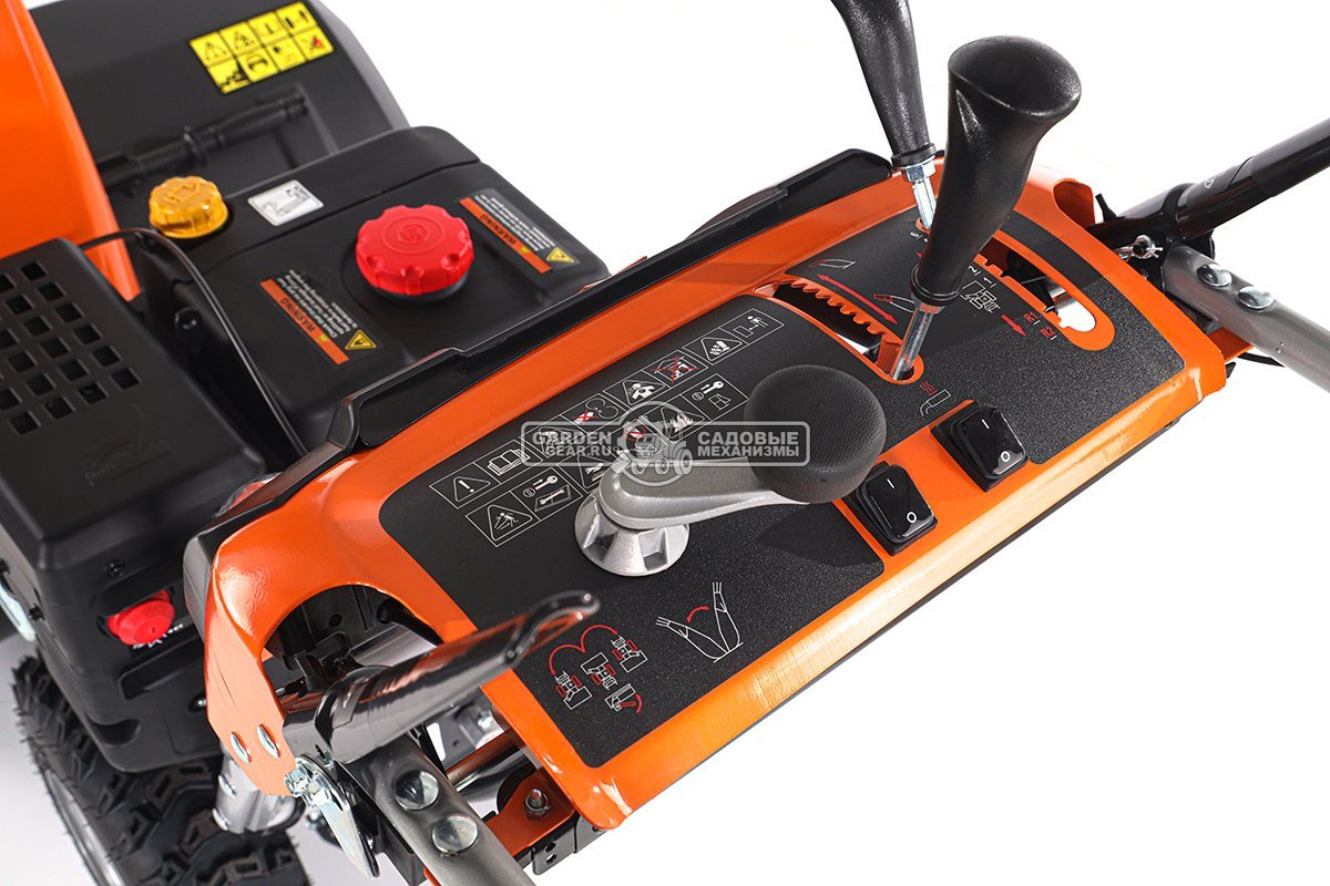 Снегоуборщик Yard Fox 7654E Pro (PRC, 76 см, Loncin, 302 см3, эл/стартер 220В, фара, подогрев рукояток, скорости 6/2, 108 кг)