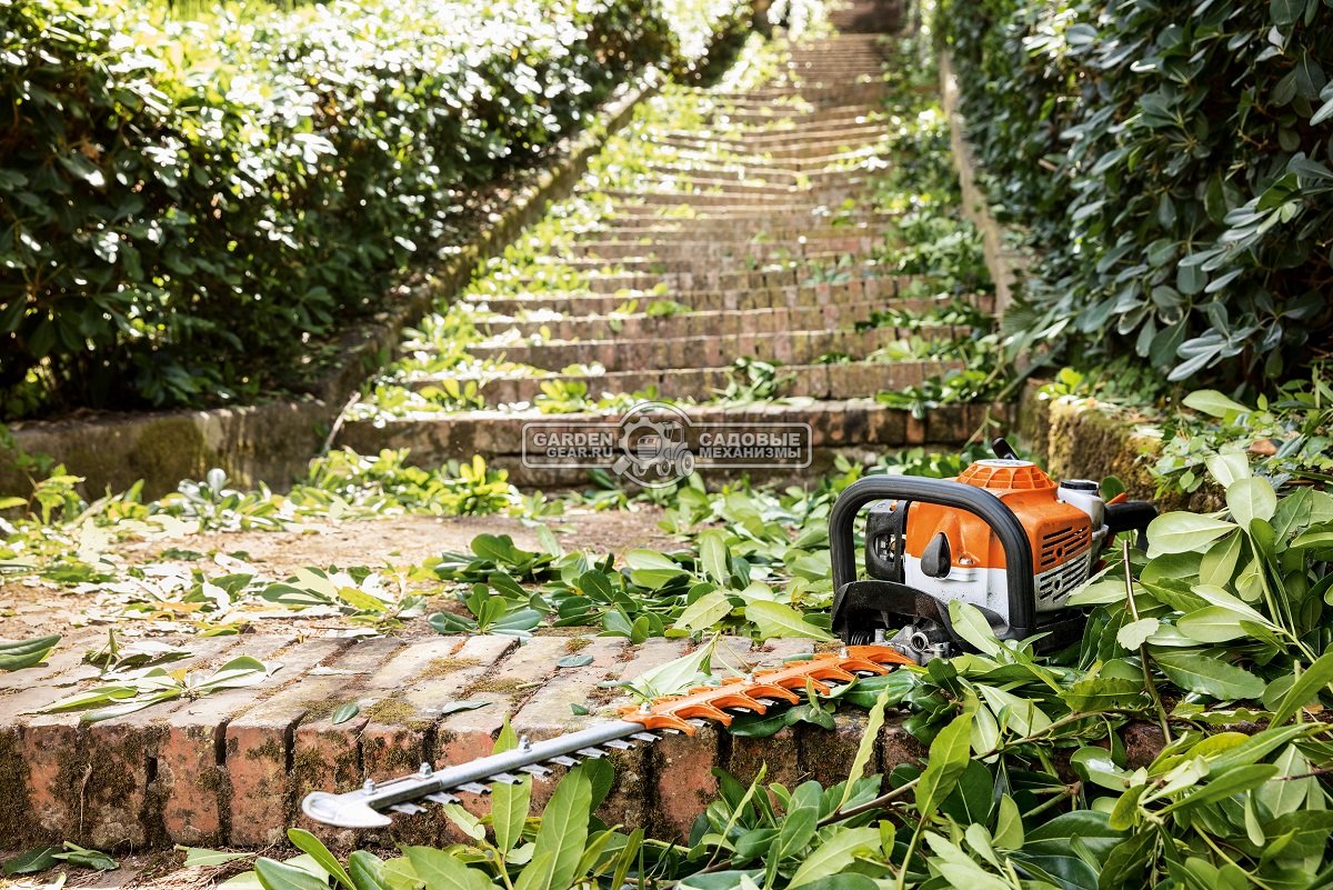 Мотоножницы Stihl HS 82 R нож 60 см. (GER, 22.7 куб.см., 1,0 л.с., поворотная рукоятка, встречный рез, 5,3 кг.)