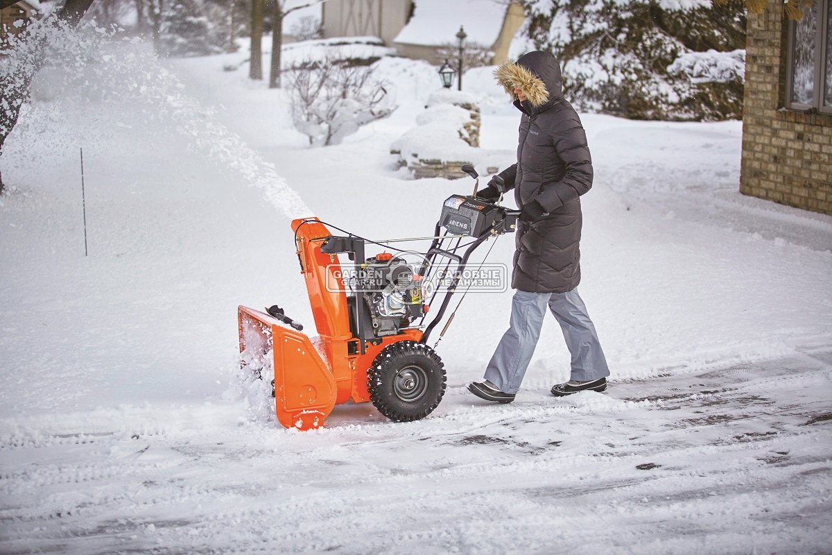 Снегоуборщик Ariens ST 24 DLE Compact (USA, 60,9 см., Ariens AX, 208 см3, эл/стартер 220В, AutoTurn, фара, 81,6 кг.)