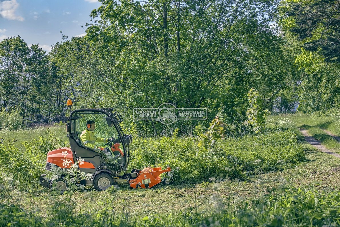 Профессиональный райдер Husqvarna P 525DX с кабиной (SWE, дизель Kubota D1105 3 цилиндра, 1123 куб.см., AWD, гидравлика для оборудования, 907 кг.)