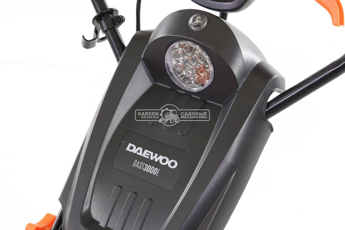 Снегоуборщик электрический Daewoo DAST 3000E (PRC, 51 см., 3000 Вт., LED фара, 16,8 кг.)