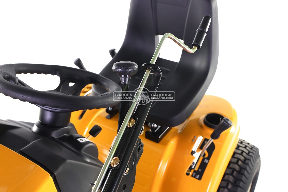 Снегоуборочный трактор Cub Cadet LT2 NS96 с 2X роторным снегоуборщиком и цепями на колеса