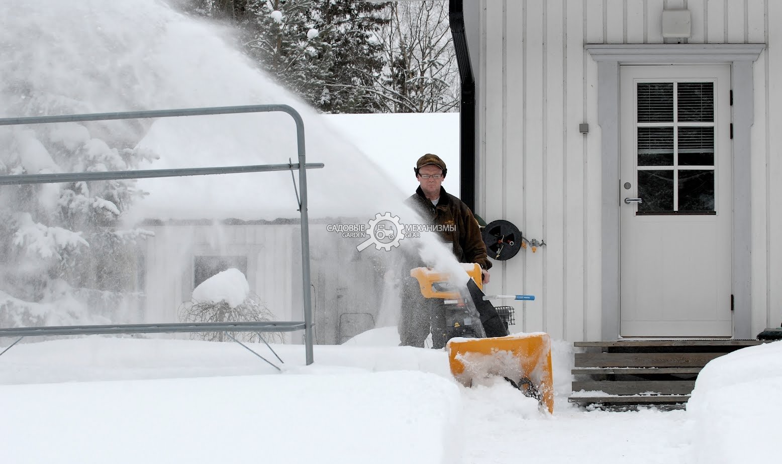 Снегоуборщик Stiga Snow Fox (USA, 61 см., B&S, 205 куб.см., эл/стартер 220В, 73 кг.)