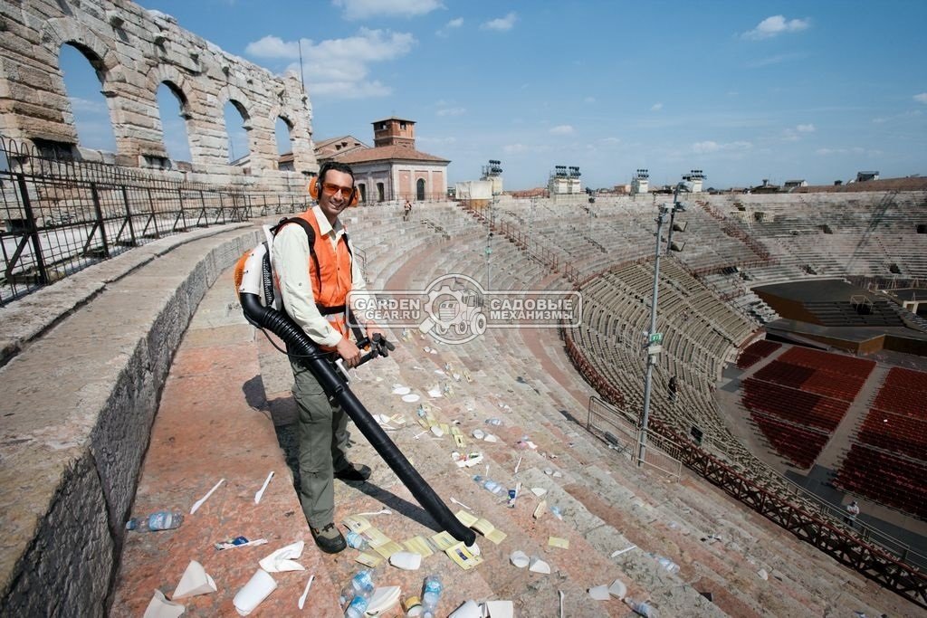 Воздуходувка бензиновая ранцевая Stihl BR 600 (USA, 64,8 куб.см., 4-MIX, 2,2 кВт/3 л.с., макс. расход воздуха 1720 м3/ч., скорость 106 м/с., 10,2 кг)