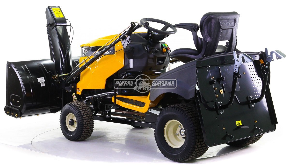 Снегоуборочный трактор Cub Cadet XT3 QR95 с 3X роторным снегоуборщиком и цепями на колеса