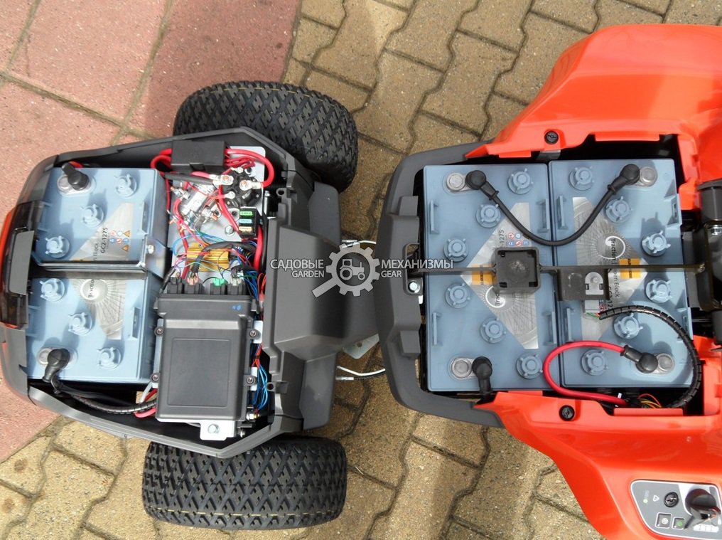 Садовый райдер Husqvarna Battery Rider аккумуляторный с декой 85 см. (SWE, 125 Ah., 3x12V., гидростатика, 270 кг.)