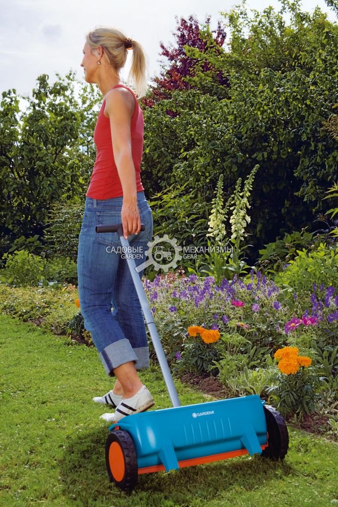 Тележка - сеялка для семян, песка и реагентов Gardena Classic 300 (GER, ёмкость 10 л., ширина 45 см.)
