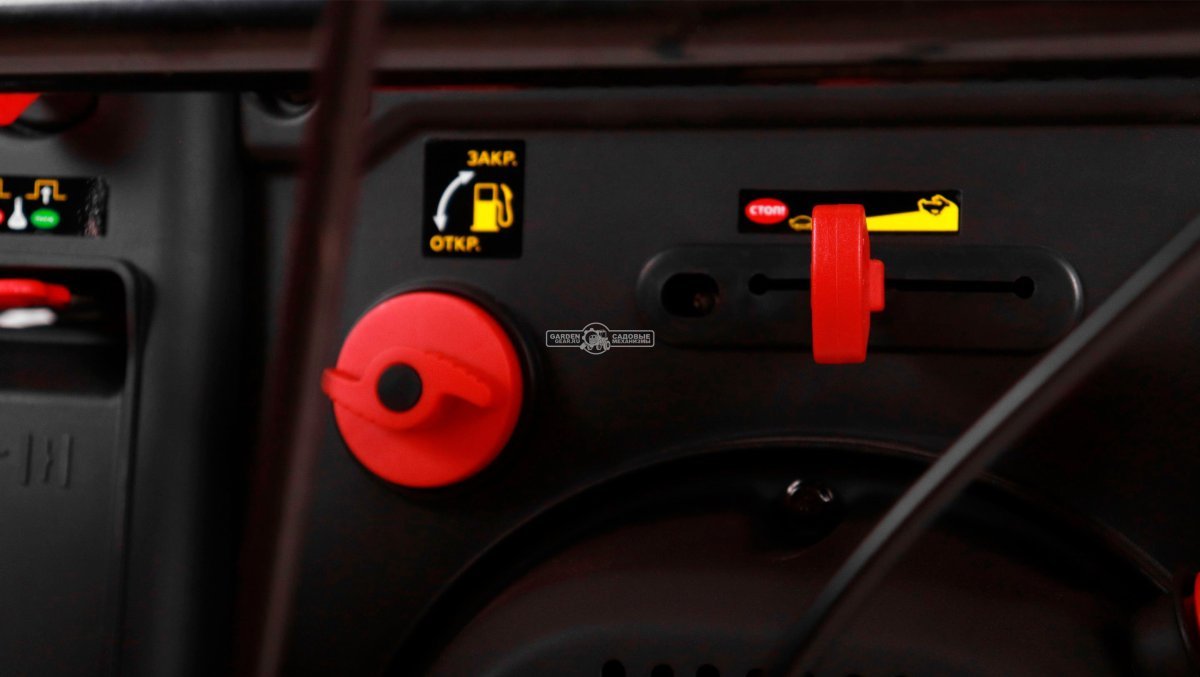 Снегоуборщик Champion ST1171E (PRC, 70 см., Champion, 375 см3,  эл/стартер 220В, фара, автоматический дифференциал, 123.5 кг)