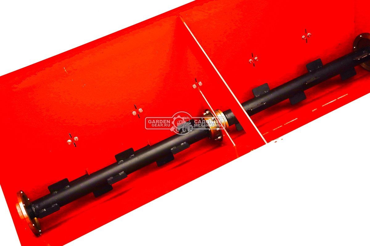 Разбрасыватель TOSS E-1200 для засыпки покрытия кварцевого песка и резиновой крошки (RUS, бункер 1200 л., 2000х1400х1360 мм, 260 кг.)