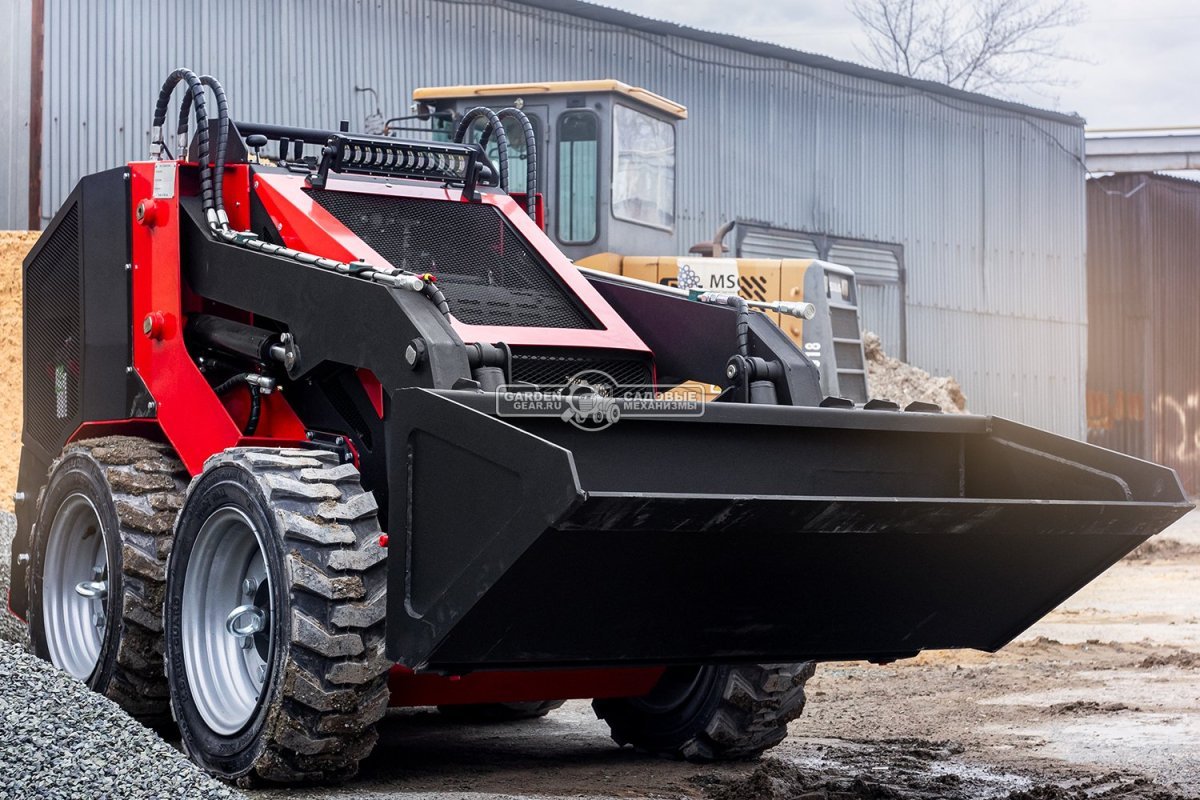 Мини-погрузчик колесный RED RBL-04 с платформой оператора Lifan 35 л.с., грузоподъемность до 700 кг., ковш 300 л., 1200 кг.