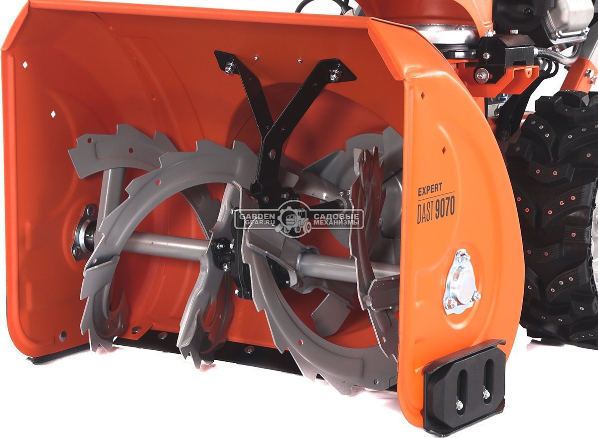 Снегоуборщик Daewoo DAST 9070 (PRC, 67 см., Daewoo, 298 куб.см., эл/стартер 220В, фара, скорости 5/2, колеса EX-ICE, подогрев рукояток, 112 кг.)