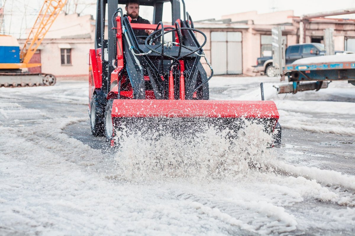 Щетка коммунальная RED 160 см. с шарнирным поворотом в 2 стороны для мини-погрузчика, 192,5 кг. 