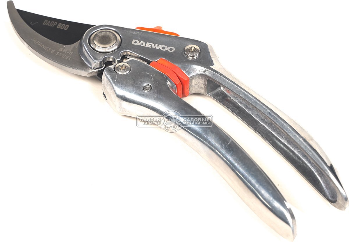 Секатор Daewoo DAGP 950 (Диаметр среза 26 мм, храповой механизм, пластиковые рукоятки, 290 гр)