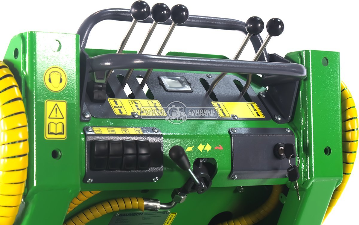 Универсальная машина мини-погрузчик Baumech ML-03 Eco с электродвигателем