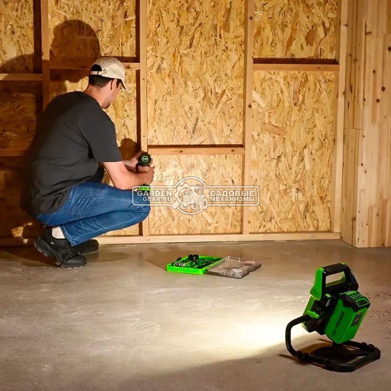 LED прожектор Greenworks G40WLH 40V без АКБ и ЗУ (220В / 40В,  1000 лм / 2000 лм, 1.8 кг)