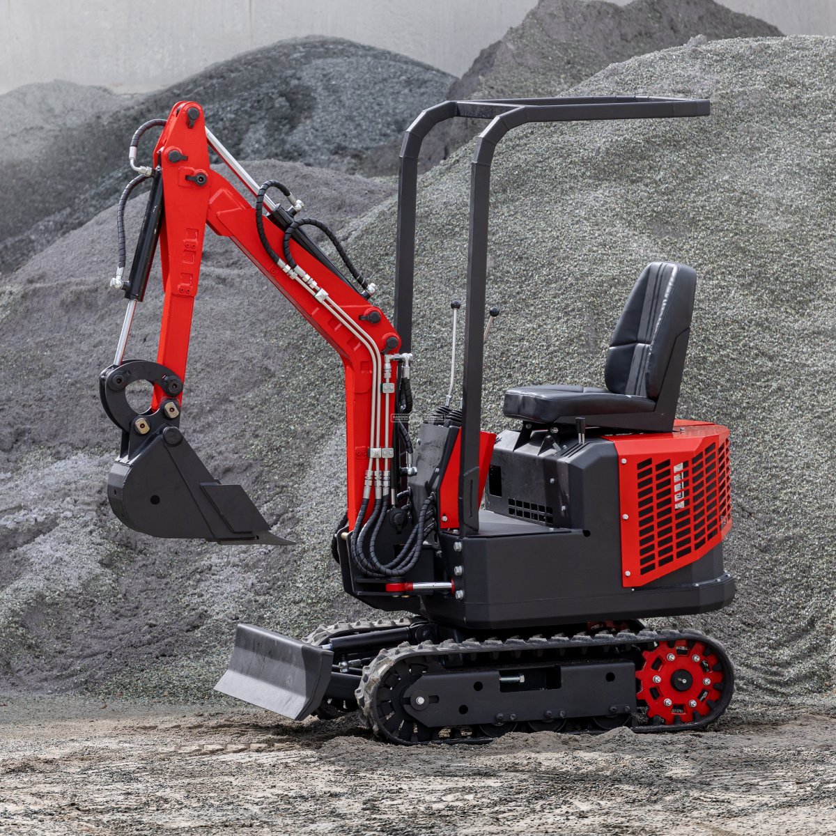 Гусеничный полноповоротный экскаватор RED LC-01 Lifan 15 л.с., глубина копания 1,6 м., 771 кг.