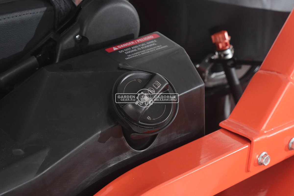 Садовый райдер ZimAni Sierra 54 Pro с нулевым радиусом разворота (PRC, Kohler KT730, V-Twin, 725 куб.см., гидростатика, ширина 137 см., 350 кг)