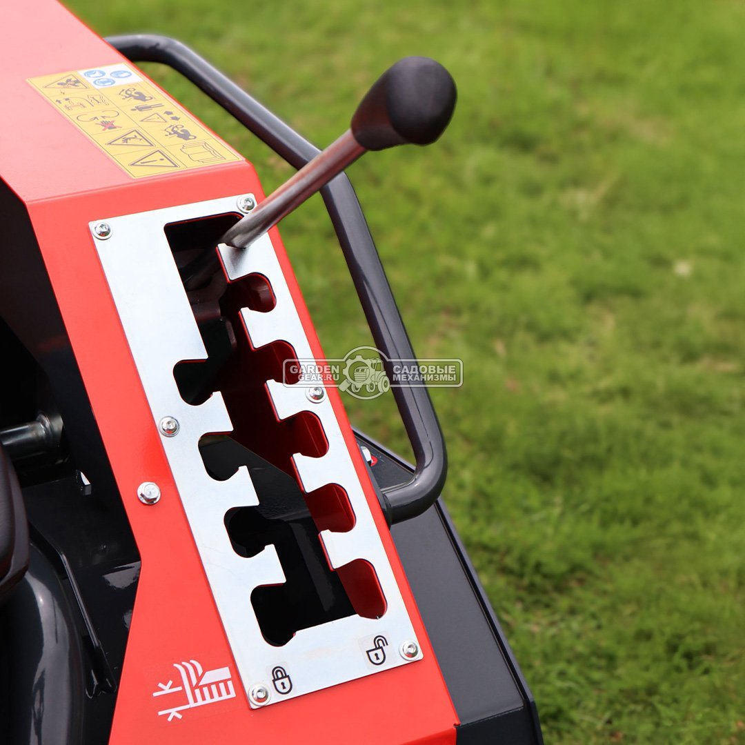 Садовый трактор для высокой травы и работы на склонах SABO GLADIATOR 95 F AWD (GER, B&S Intek 8-44C8, 724 куб.см., 95 см, дифференциал, 388 кг.)