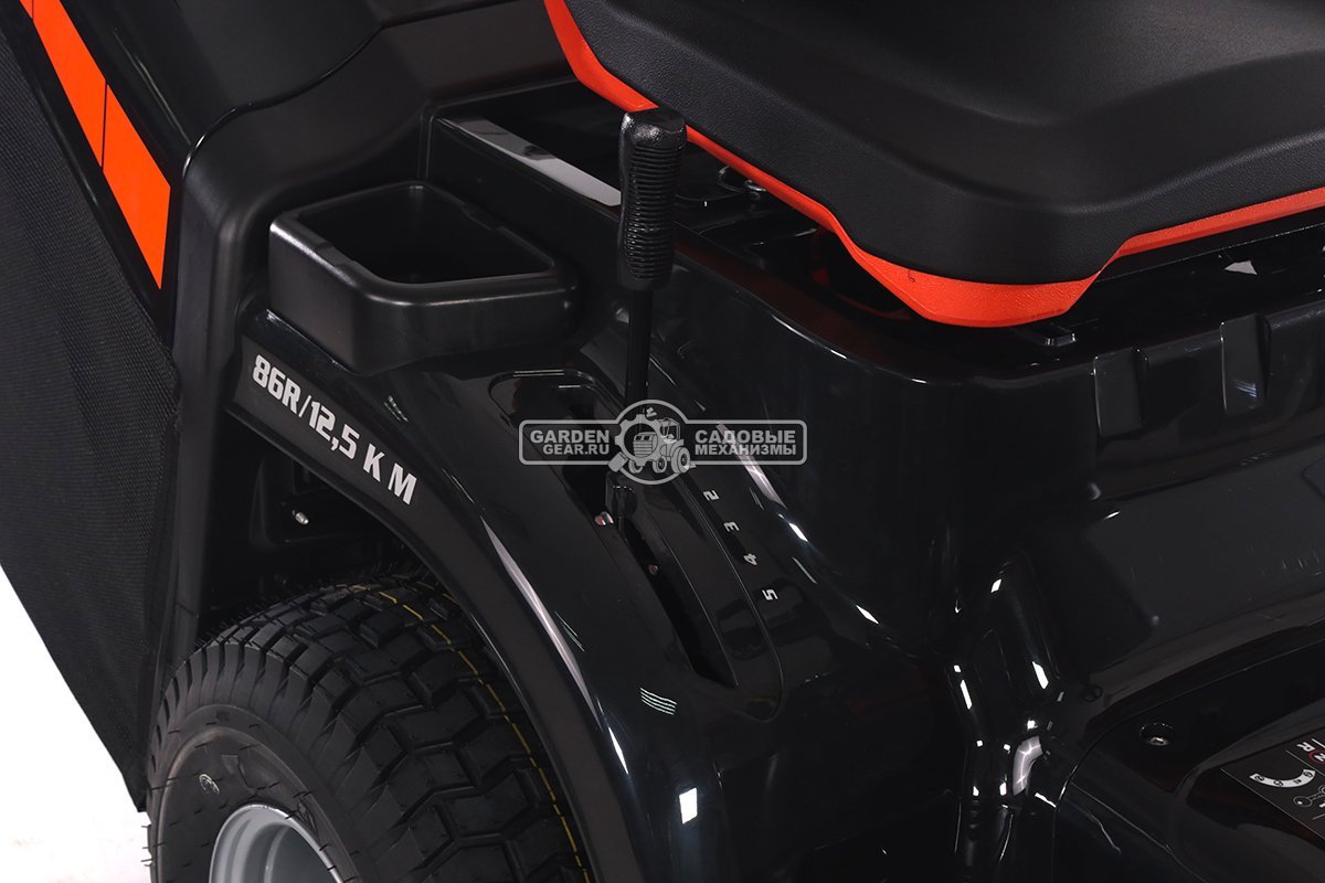 Садовый трактор Oleo-Mac OM 86R/12,5 К M (PRC, Emak K 1250 AVD, 413 см3, 86 см., механика, травосборник 300 л., 190 кг.)