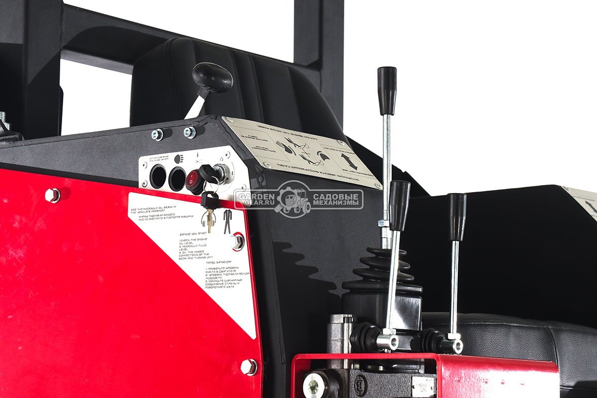 Гусеничный полноповоротный экскаватор RED Rhino RBX-15 Zongshen GB750EFI 30 л.с., глубина копания 2,0 м., ковш 250 мм., 1200 кг.