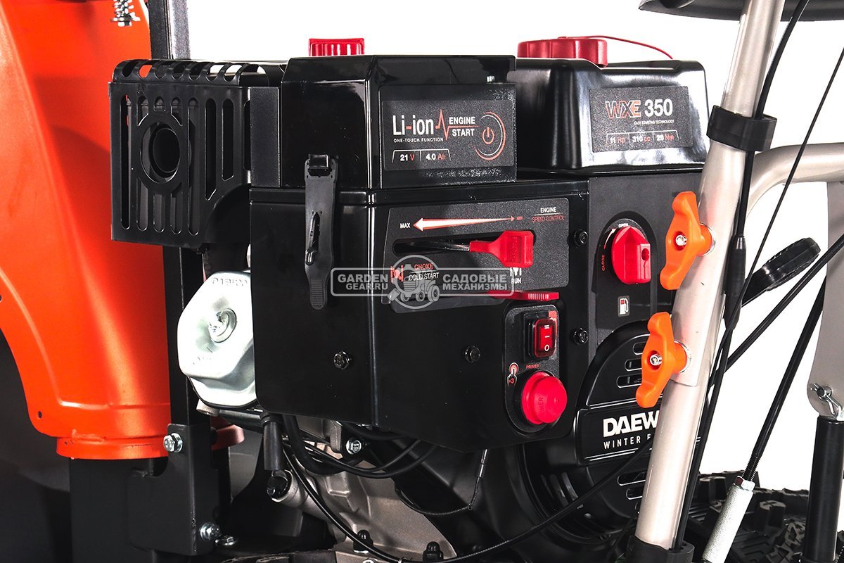 Снегоуборщик Daewoo DAST 430 гусеничный (PRC, 76 см, Daewoo WXE 350, 310 см3, запуск от аккумулятора, фара, гусеницы Arctic track, 125 кг.)