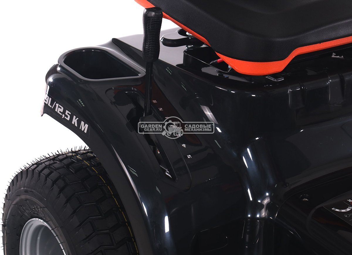 Садовый трактор Oleo-Mac OM 99L/12,5 K M (PRC, Emak K 1250 AVD, 413 см3, 98 см., боковой выброс, механика, 169 кг.)