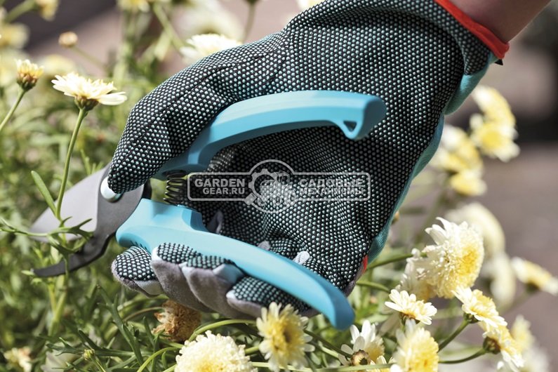 Перчатки садовые Gardena для работы с почвой, размер 8/M ( 60% латекс, 40% полиэстер)