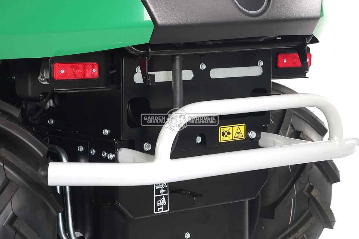 Садовый трактор для высокой травы и работы на склонах Caiman Anteo 4WD 137D2K (CZE, Kawasaki FS730 V-Twin, 726 куб.см., 132 см, дифференциал, 427 кг.)