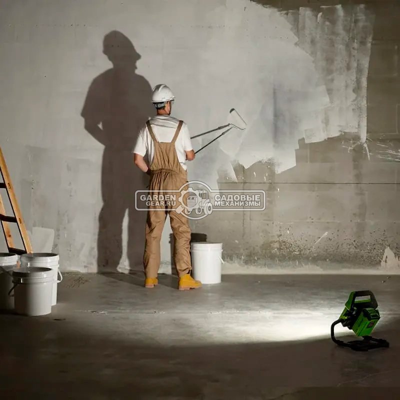 LED прожектор Greenworks G40WLH 40V без АКБ и ЗУ (220В / 40В,  1000 лм / 2000 лм, 1.8 кг)