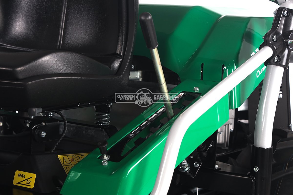 Садовый трактор для высокой травы и работы на склонах Caiman Croso Max 4WD 97D2C2 (CZE, Caiman V-Twin, 708 куб.см., 92 см, дифференциал, 349 кг.)
