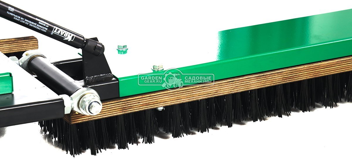 Щетка навесная вместо деки TOSS SA-2800 для садового трактора Caiman зеленая