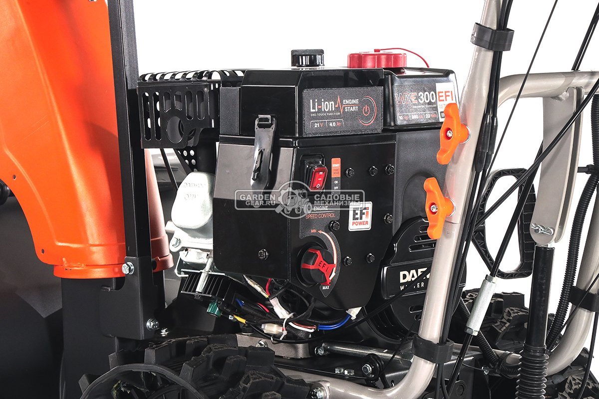 Снегоуборщик Daewoo DAST 427 (EFI) гусеничный (PRC, 68 см, Daewoo WXE 300 EFI, 260 см3, запуск от аккумулятора, фара, гусеницы Arctic track, 120 кг.)