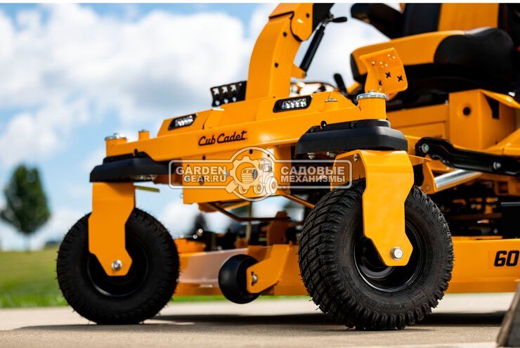 Садовый райдер Cub Cadet Ultima Series ZTXS6 60 с нулевым радиусом разворота (USA, Kawasaki, 852 куб.см., гидростатика, ширина 152 см., 680 кг.)