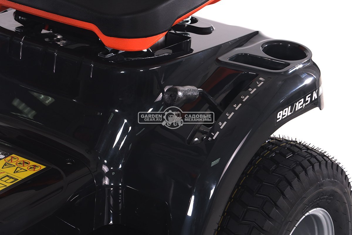 Садовый трактор Oleo-Mac OM 99L/12,5 K M (PRC, Emak K 1250 AVD, 413 см3, 98 см., боковой выброс, механика, 169 кг.)