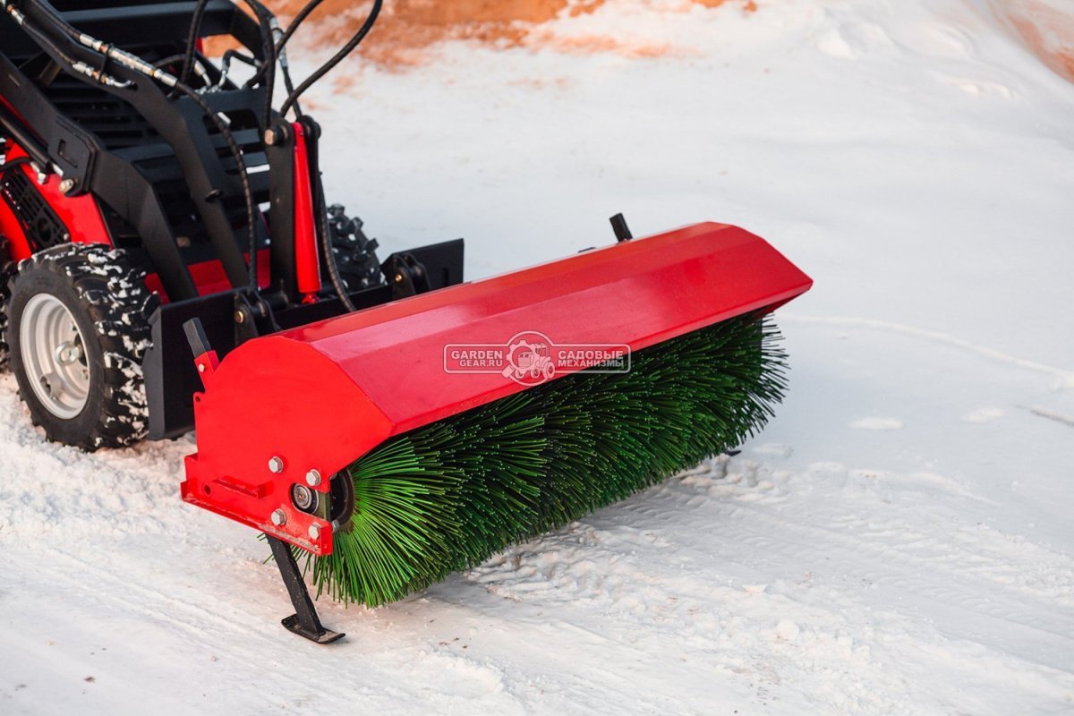 Щетка коммунальная RED 160 см. с шарнирным поворотом в 2 стороны для мини-погрузчика, 192,5 кг. 